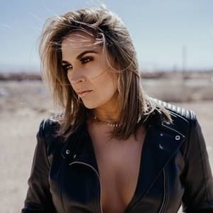 Meet your Posher, Cinthia